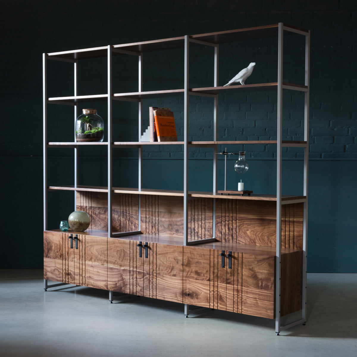 Walnut Shelving Unit, Novo