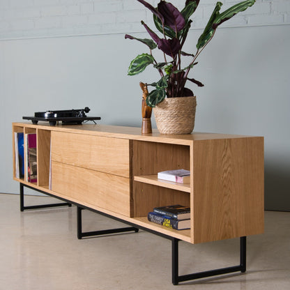 Oak Record Player Cabinet, Arte