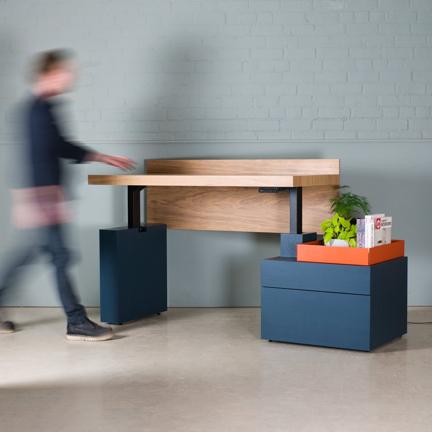 Oak Sit-Stand Desk, Raze